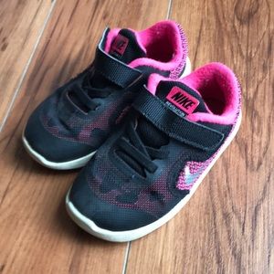 Toddler size 8c Nike sneakers